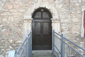 Restaurierte Eingangstür