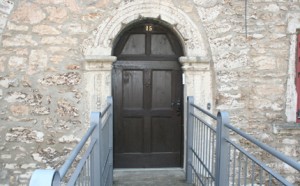 Restaurierte Eingangstür